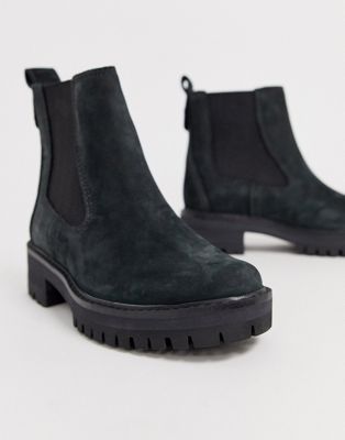 black pull on ankle boots
