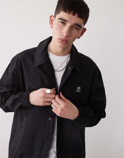 Timberland – Czarna kurtka coach z materiału ripstop z logo na piersi - view 1