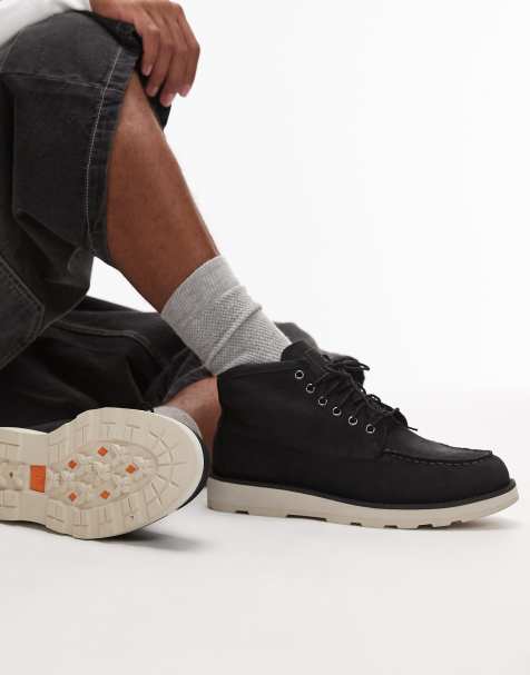 Timberland – Czarne zamszowe buty chukka ze sznurowaniem - view 1