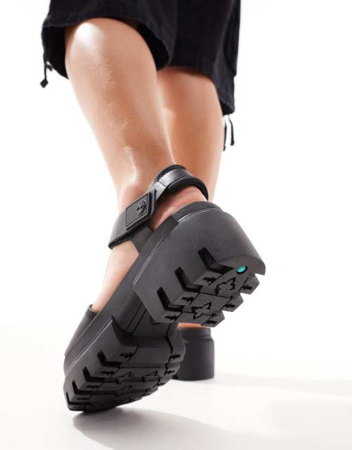 Timberland Everleigh platform sandal in black