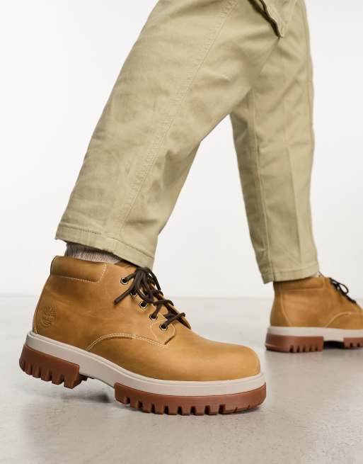 Timberland – Hochwertige Chukka-Stiefel aus Vollnarbenleder in Weizenbraun 