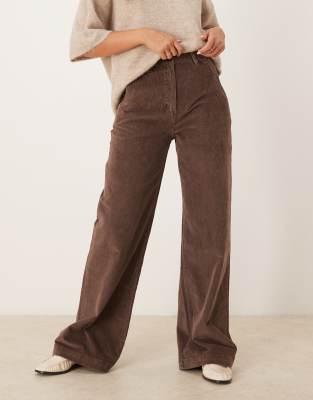Timberland - Hose aus gewaschenem Cord in Schokobraun mit weitem Bein-Brown