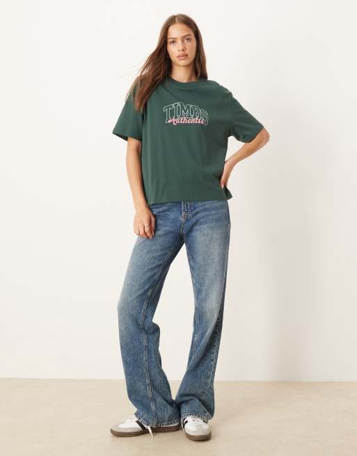 Timberland – Kurzärmliges T-Shirt in Giebelgrün mit College-Print, 2 von 4
