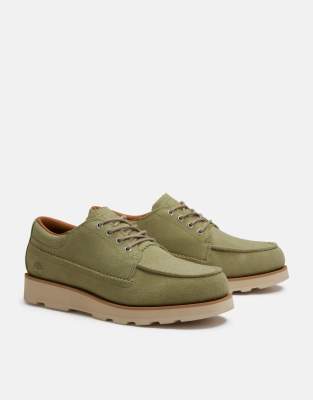  Lace-up shoe in light green suede