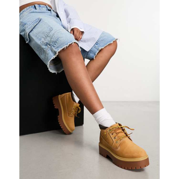 Timberland Nellie Botki chukka premium z nubuku na platformie w kolorze pszenicznym