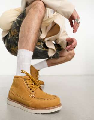  new market 2 boat chukka boots in wheat nubuck leather