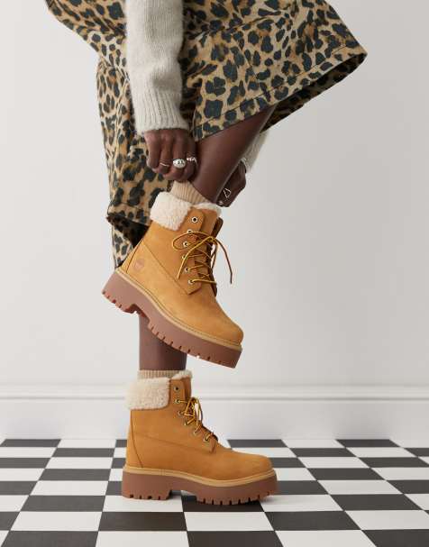 Timberland – Stone Street – Jasnobrązowe botki z nubuku z wyściółką z kożuszka o wysokości 6 cali - view 1