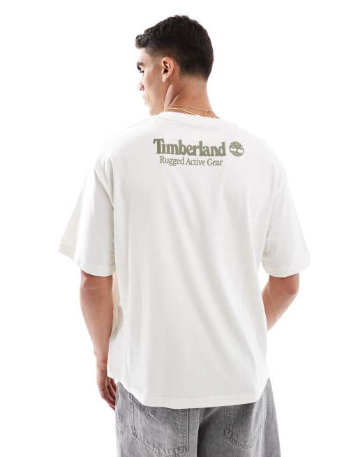 Timberland - T-shirt met Rugged-print op de rug in wit - Exclusief bij ASOS