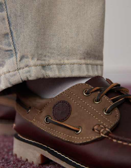Timberland – Vinröda, tvåtonade, klassiska seglarskor i läder med 3 öljetter, 3 av 4