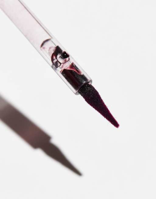 Tinte de delineado para los labios con diseño peel-off Lip Shift Ink de Revolution: Tono Bitten Cherry, 3 de 4
