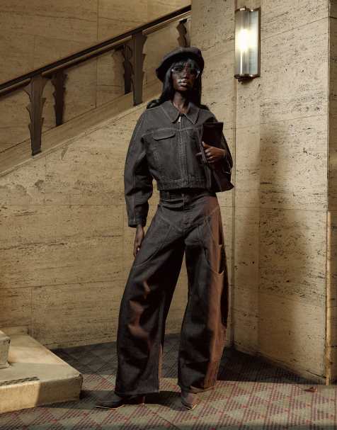 Tolu Coker x Topshop – Circular Design – Brązowa kurtka jeansowa o baryłkowym fasonie - view 1