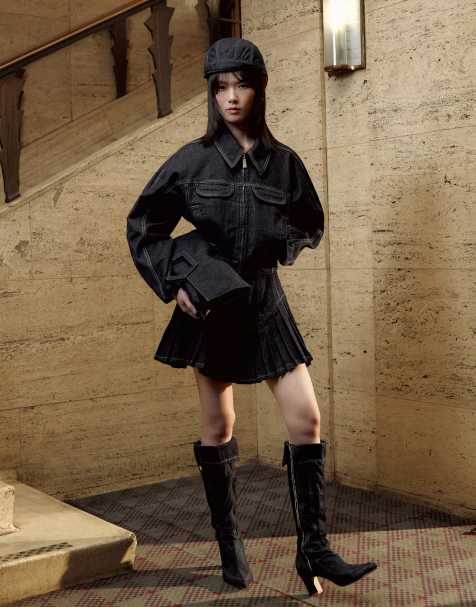 Tolu Coker x Topshop – Circular Design – Ciemnoniebieska plisowana spódnica jeansowa mini - view 1