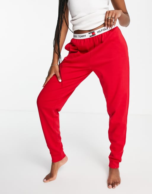 Red tommy hot sale hilfiger joggers