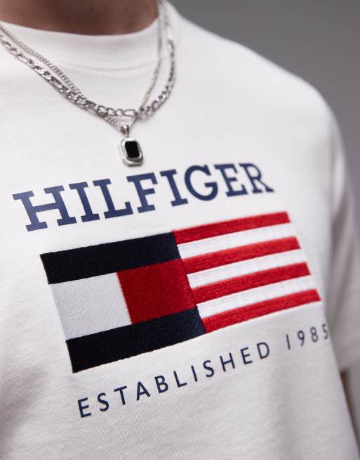 Tommy Hilfiger americana flag box T-shirt in off white, 3 of 4