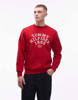 Tommy Hilfiger arch large center logo sweatshirt in red