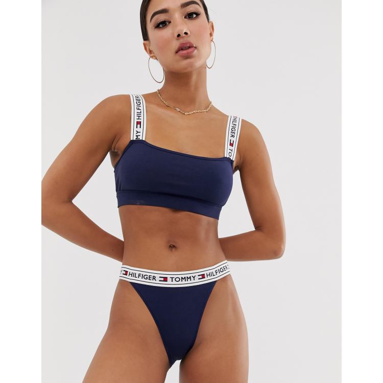 Diskret grafisk mus eller rotte Tommy Hilfiger Authentic bralette in navy | ASOS