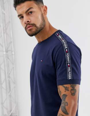 Tommy Hilfiger – Authentisches, marineblaues Lounge-T-Shirt mit seitlichen  Logostreifen | ASOS