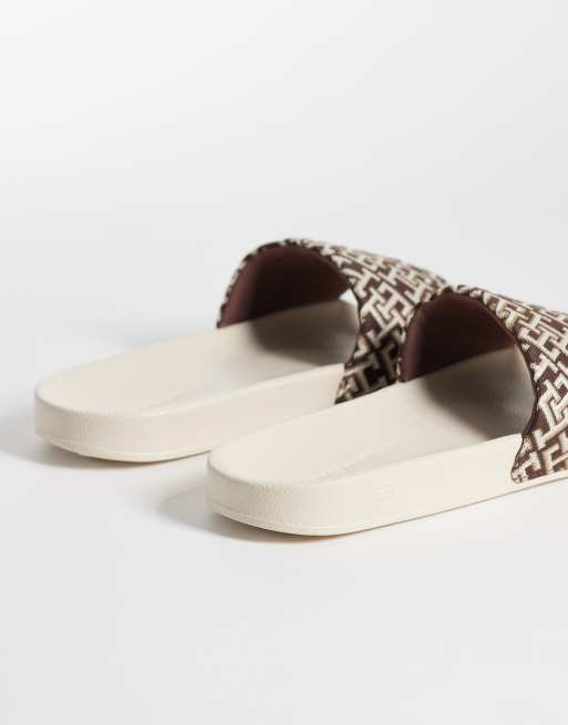 Tommy Hilfiger - Badslippers met monogram in ecru, 4 van 4