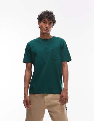 Basic-T-Shirt in Grün mit Brusttasche Grün XS