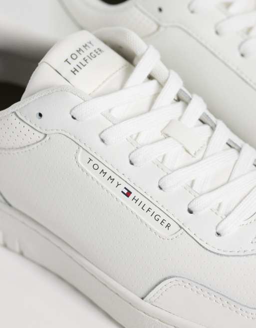 Tommy Hilfiger basket leather trainers in white, 4 of 5