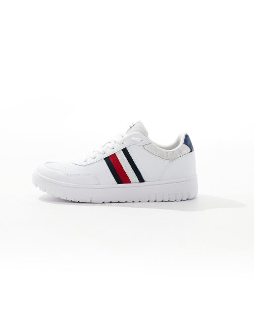 Tommy Hilfiger Basket lite trainers in white, 2 of 5