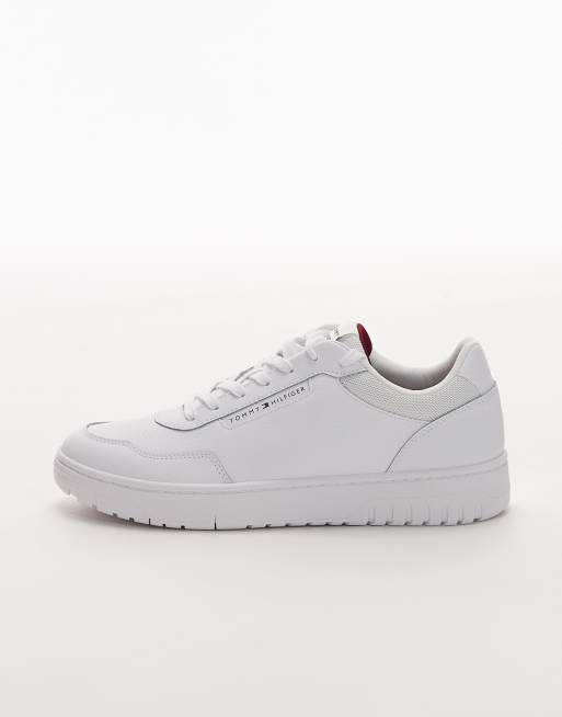 Tommy Hilfiger – Basket – Vita träningsskor med perforerade detaljer, 2 av 5