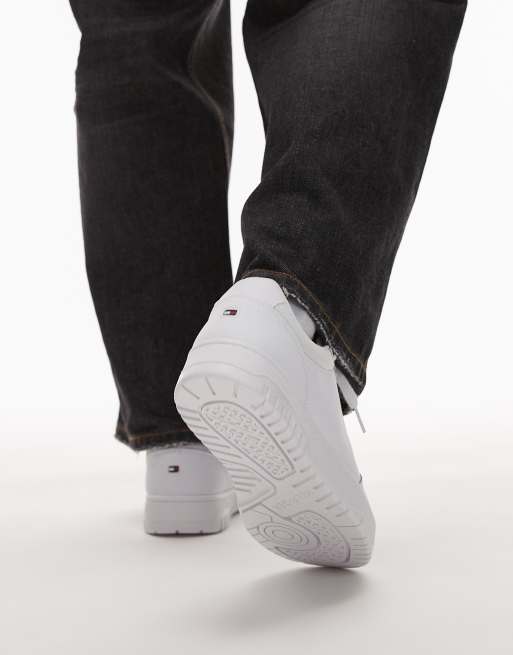 Tommy Hilfiger – Basket – Vita träningsskor med perforerade detaljer, 3 av 5