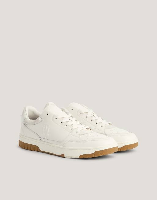 Tommy Hilfiger – Basketball-Sneaker aus Nubukleder in Altweiß