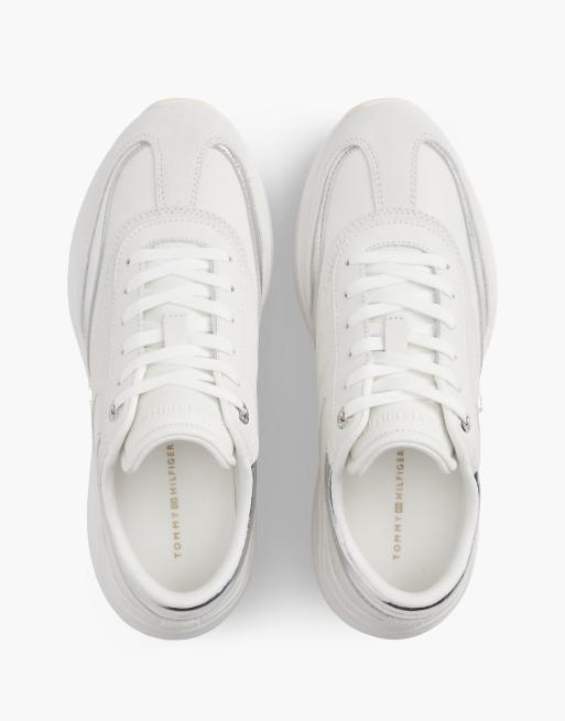 Tommy Hilfiger baskets en daim à monogramme métallique blanches, 3 de 7