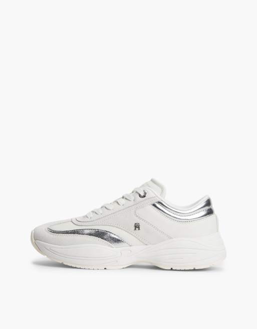 Tommy Hilfiger baskets en daim à monogramme métallique blanches, 7 de 7