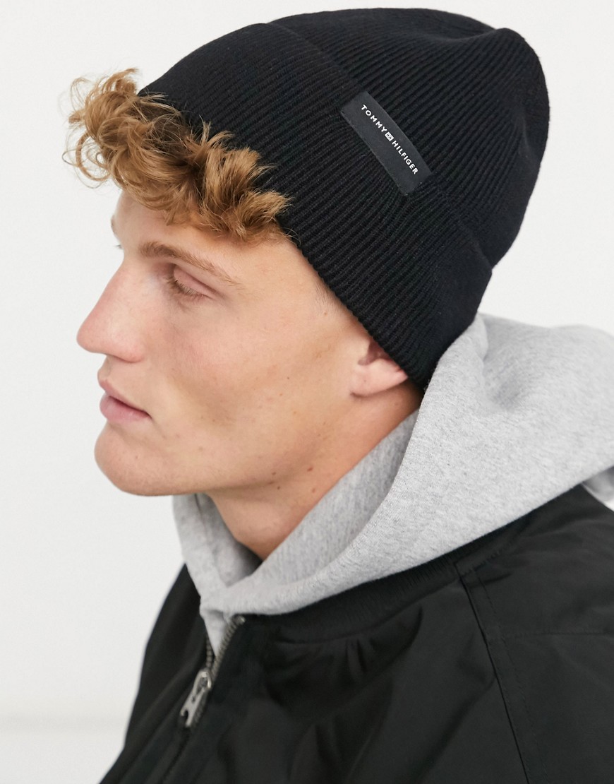Tommy Hilfiger beanie in black with logo