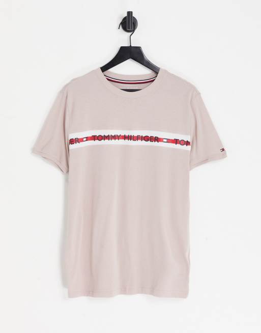 Tommy Hilfiger – Beige t-shirt med flagglogga, endast hos ASOS
