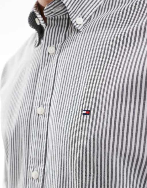 Tommy Hilfiger – Biało-granatowa koszula o regularnym kroju w paski, 4 z 4