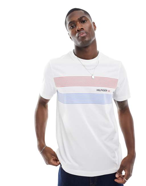 Tommy Hilfiger – Biały T-shirt z napisem na piersi „Hilfiger 85”