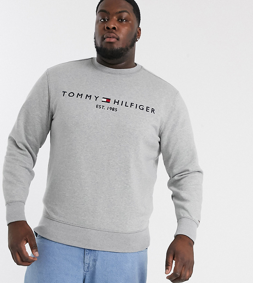 Tommy Hilfiger – Big & Tall – Grå sweatshirt med klassisk logga