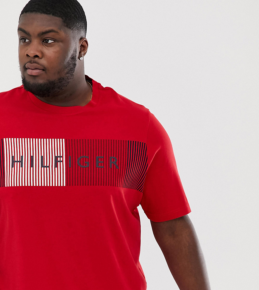 Tommy Hilfiger Big & Tall - T-shirt rossa con logo grande a bandiera-Rosso