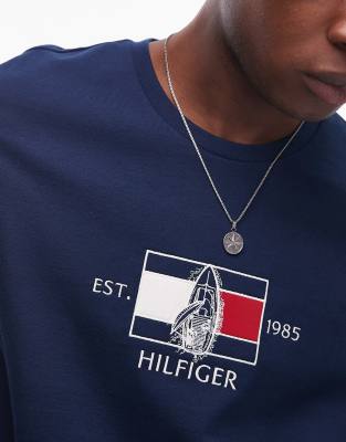 Shop Tommy Hilfiger Center Flag T-shirt In Navy