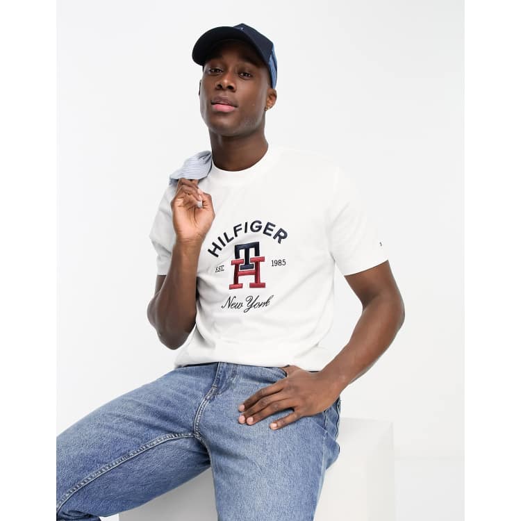 Tommy Hilfiger center graphic logo T shirt in white