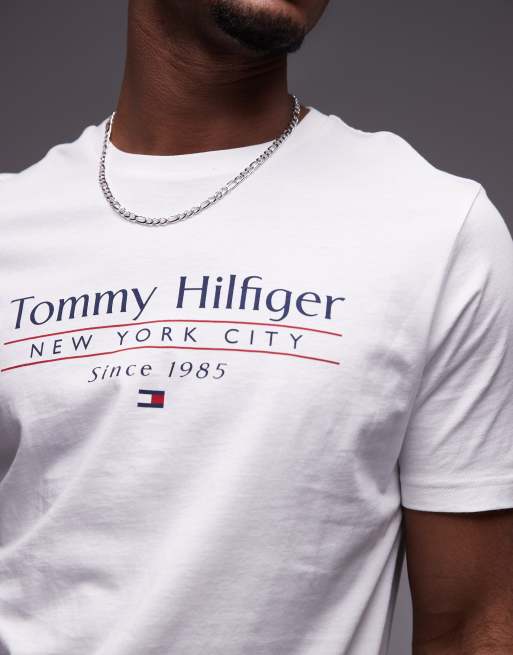 Tommy Hilfiger center stack linear logo t-shirt in white, 3 of 4
