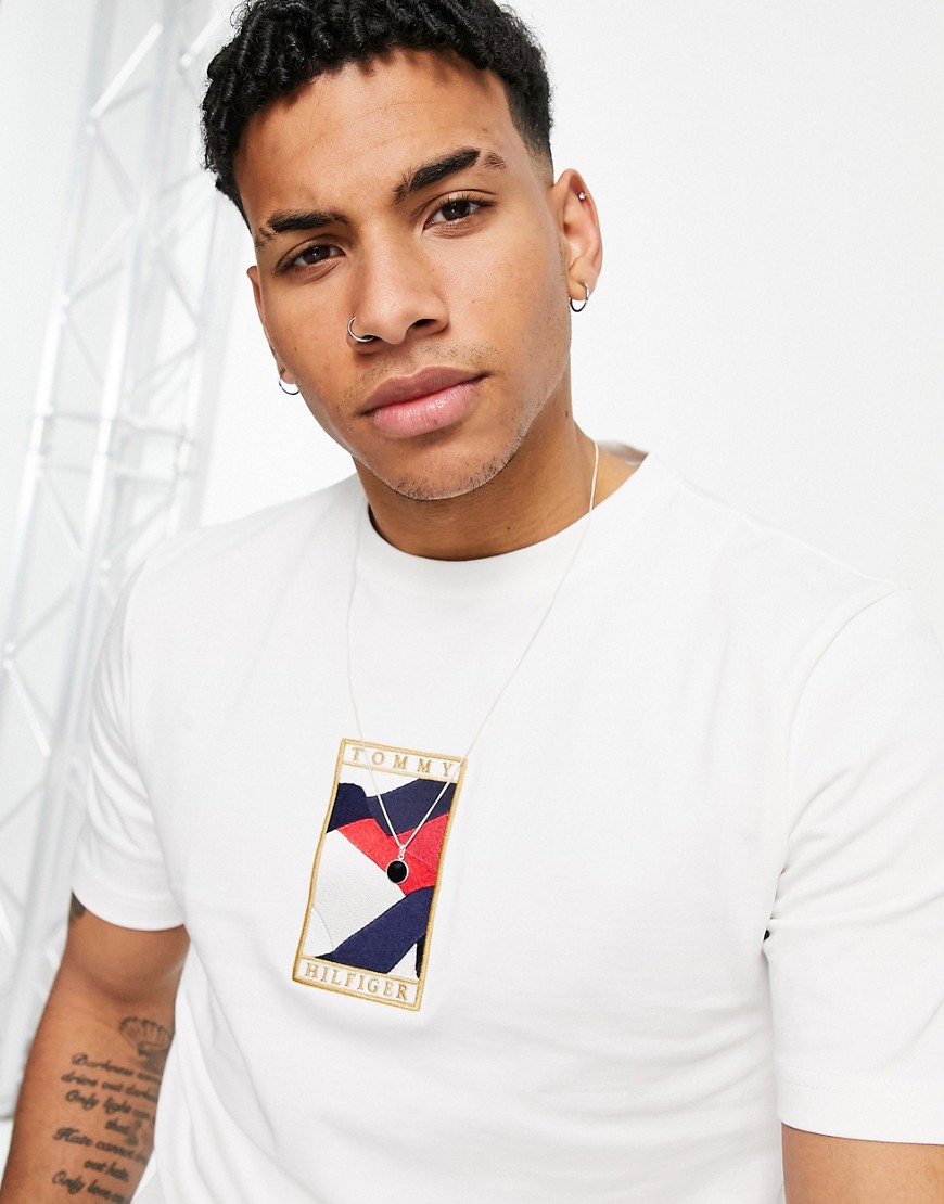 Tommy Hilfiger chest icon broken flag embroid logo T-shirt in white