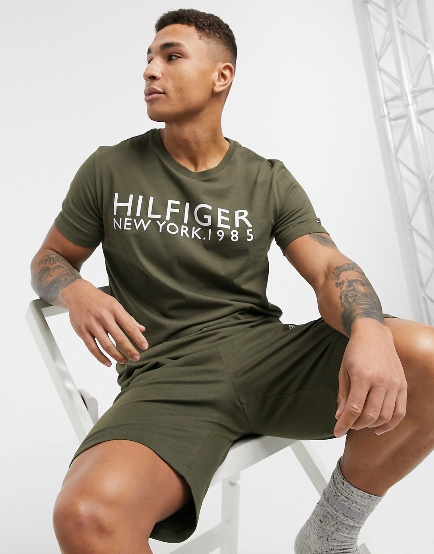 Tommy Hilfiger chest logo lounge t-shirt in khaki-Green