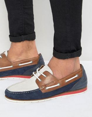 tommy boat shoes