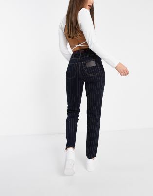 tommy jeans mom jeans