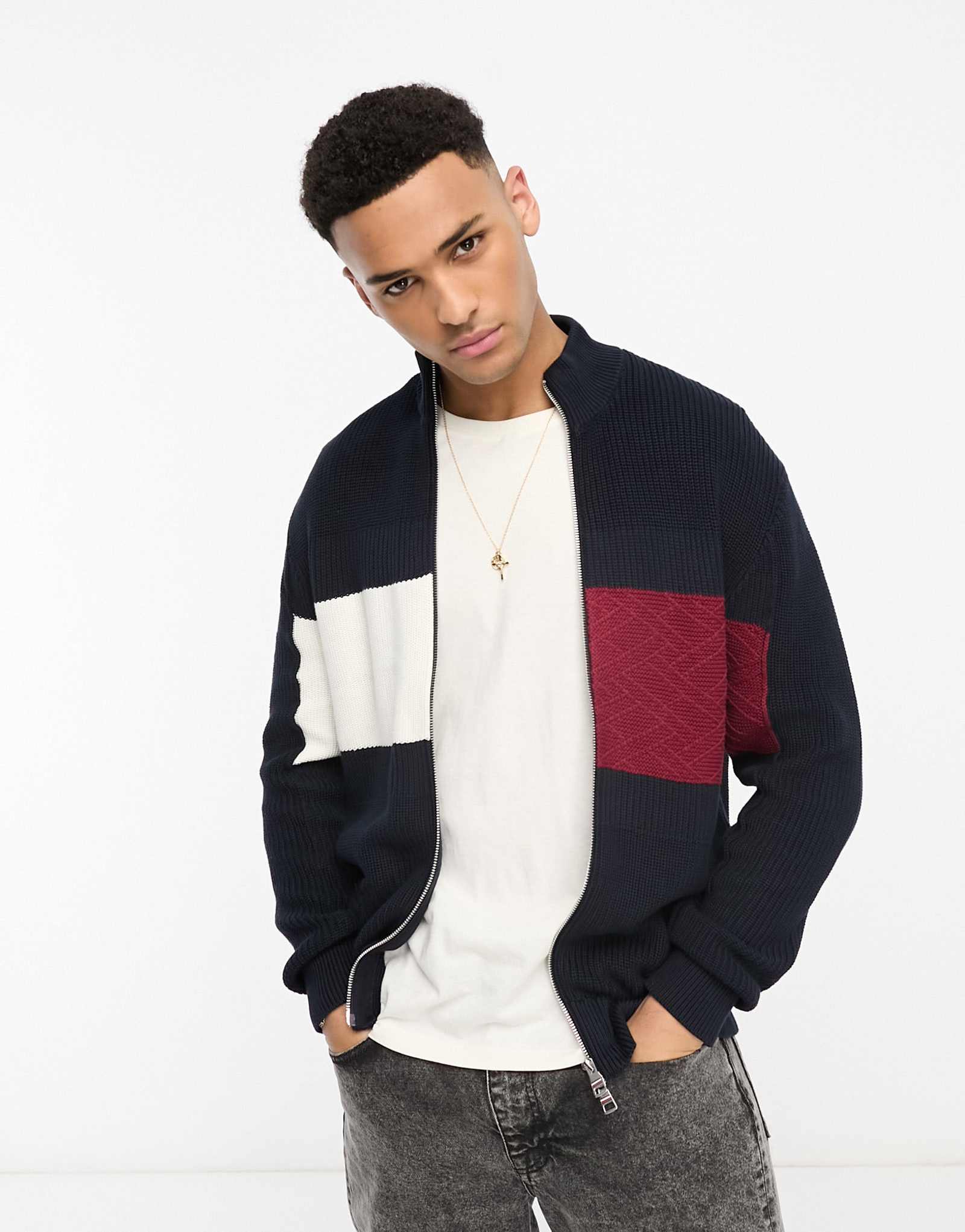 Спортивная куртка Tommy Hilfiger color block темно-синего цвета