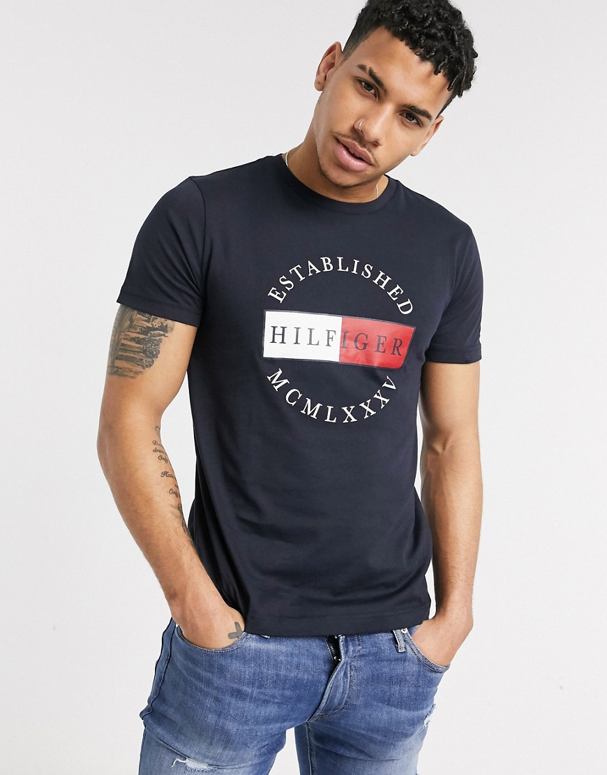 Tommy Hilfiger – Corp – Marinblå t-shirt med rund logga
