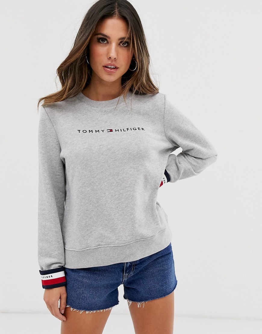 Tommy Hilfiger – Corp – Sweatshirt med logga-Grå