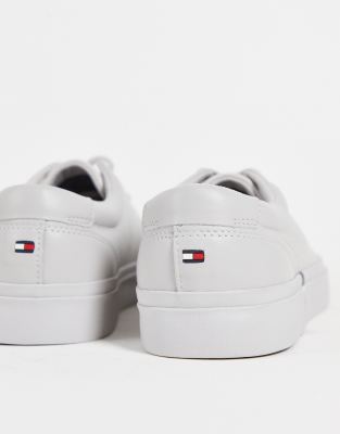 tommy hilfiger modern corporate