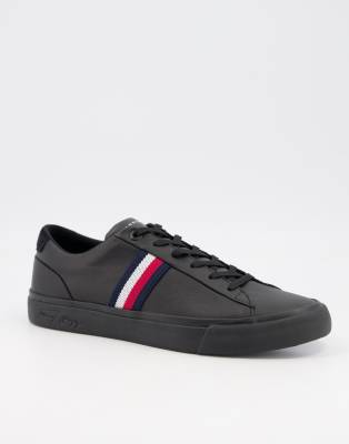 Tommy Hilfiger - Corporate - Sorte sneakers i læder med logo på siden