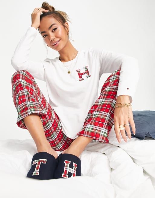 Pj set with outlet slippers