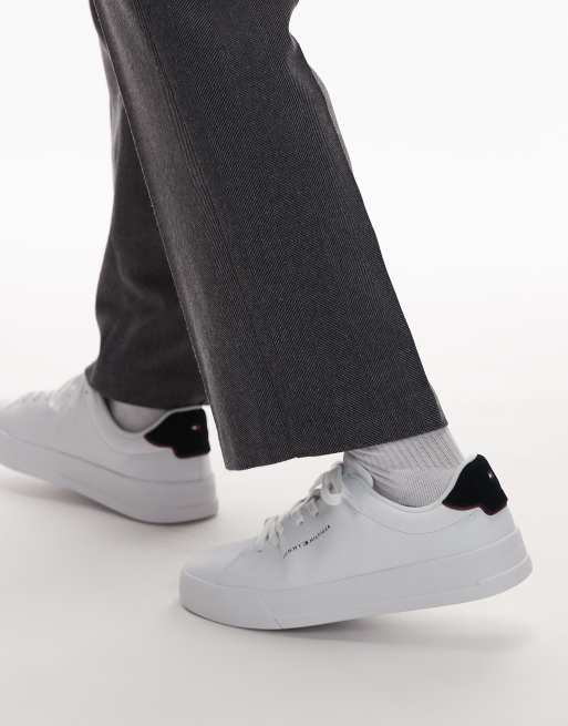 Tommy Hilfiger – Court-Sneaker aus hochwertigem Leder in Weiß und Marineblau, 5 von 5